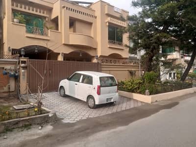 I-8 Near Kachnar Park Ground Portion For Rent.