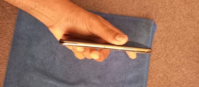 iPhone XS Non PTA 64 GB