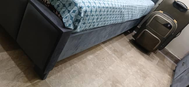 velvet poshish Bed Dressing for sale new condition