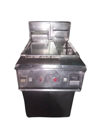 deep fryer 16 litre very good condition. cheese crusher