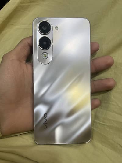 Y04 | 10+ Months Warranty | Neat & Clean Condition