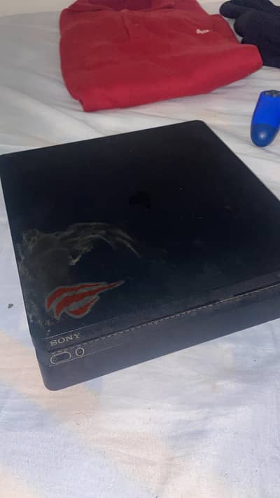 PS4 slim, with 3 discs, Mint condition, Storage 500gb