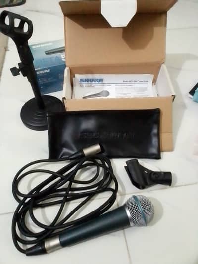 Shure Beta 58A Supercardioid Dynamic Microphone with 3-meter XLR cable