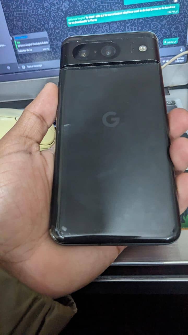 Google Pixel 8 4