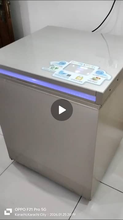 selling fresh and new condition freezer waves