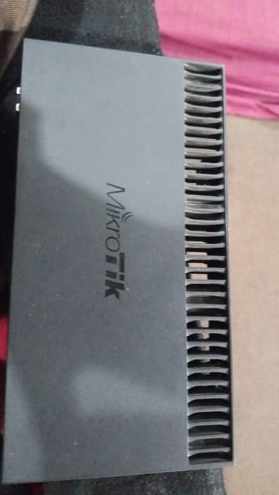 mikrotik RB4011 iGS+ RM