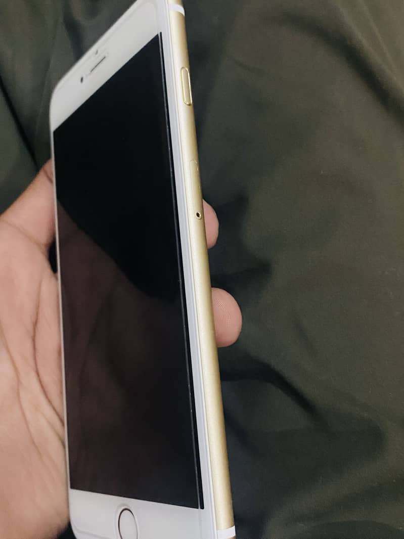 Apple iPhone 6S Plus 4
