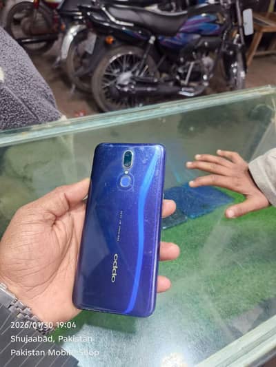 oppo f11 4gb 64gb no fold bilkul ok only set 03025457006