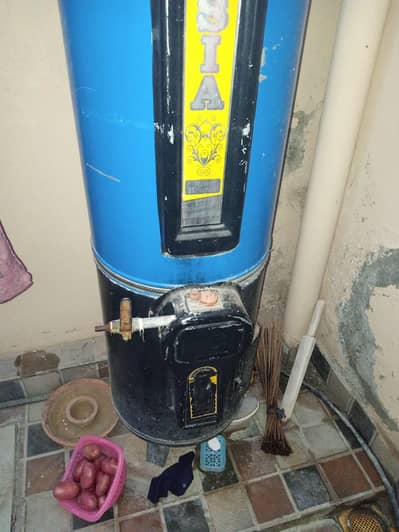 Asia Large Size Geyser | Fully Working | Excellent Condition