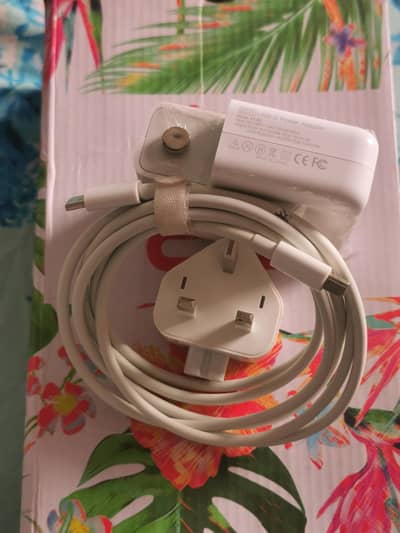 Apple Macbook Pro OEM 96W USB-C Adoptar.