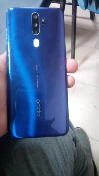 with box OPPOA5 2020