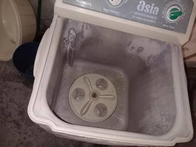 Washing machine Available in Good condition