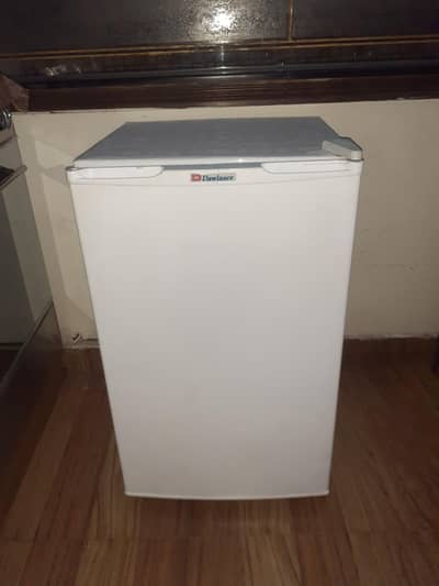 dawlance room size frigh