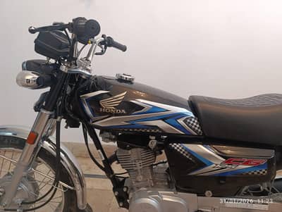 Honda 125 Black 2025 Model 6500 Driven