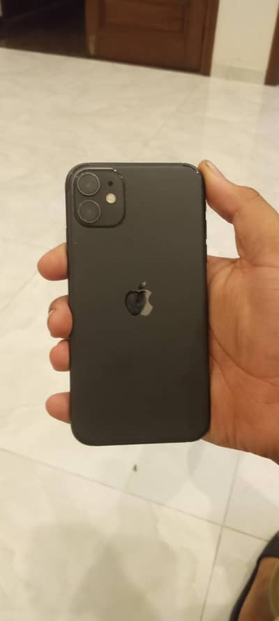 iphone 11 fresh pic Dubai import water pack 100 battery  03236755223