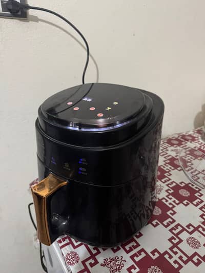 Extra large capacity Air fryer, Used just Twice, Want to sale urgently