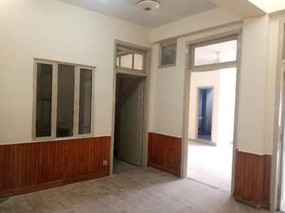 04 MARLA COMMERCIAL FLOOR AVAILABLE FOR RENT