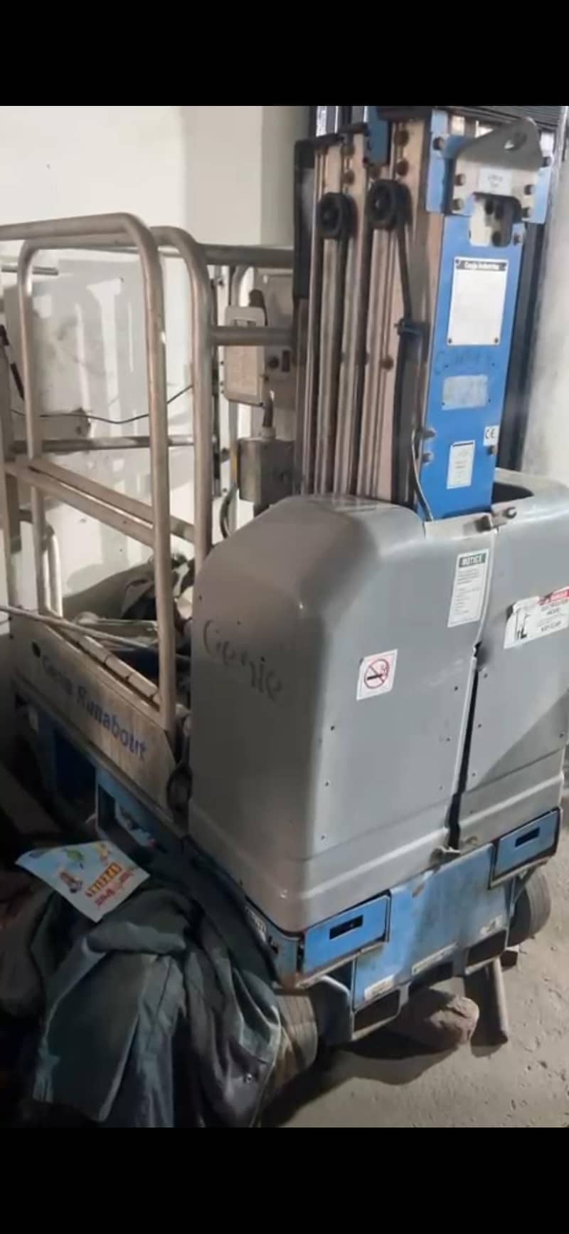 CONSTRUCTION LIFTER 0