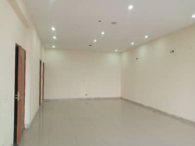 04 MARLA COMMERCIAL FLOOR WITH LIFT AVAILABLE