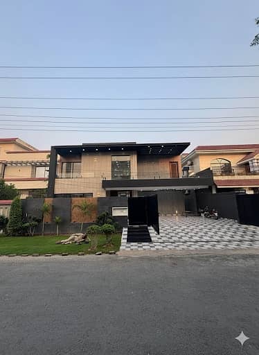 1 kinal ULTRA MODERN HOUSE FOR SALE IN NFC SOCIETY PHASE 1 LAHORE