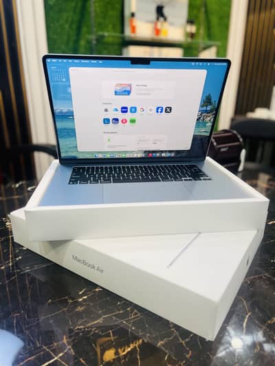 MacBook Air 2025 16/512 - Apple Laptop