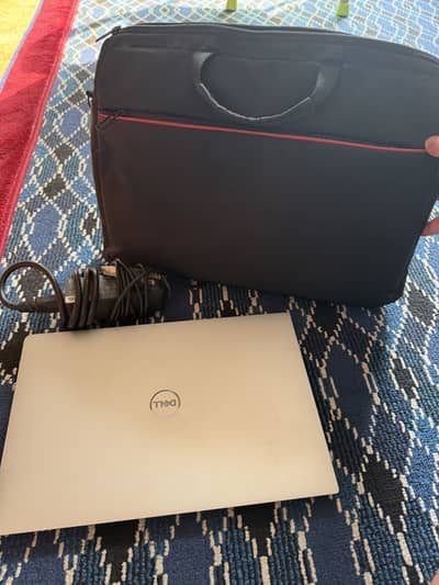 DELL XPS 9360 slim 16GB SSD MINT CONDITION. With CHARGER AND BAG