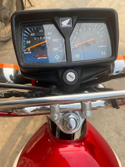 Honda 125 December ke aakhir my nikali