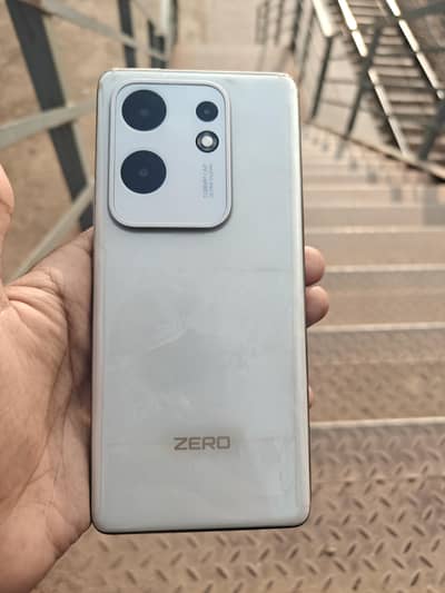 Infinix zero 30 8/256 with box charger