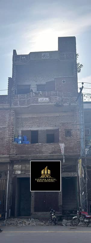 chaat for bassant roof top in adron 3rd floor roof for bassant only