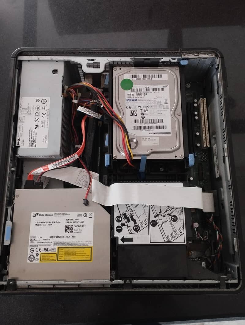 Dell computer with computer table 0