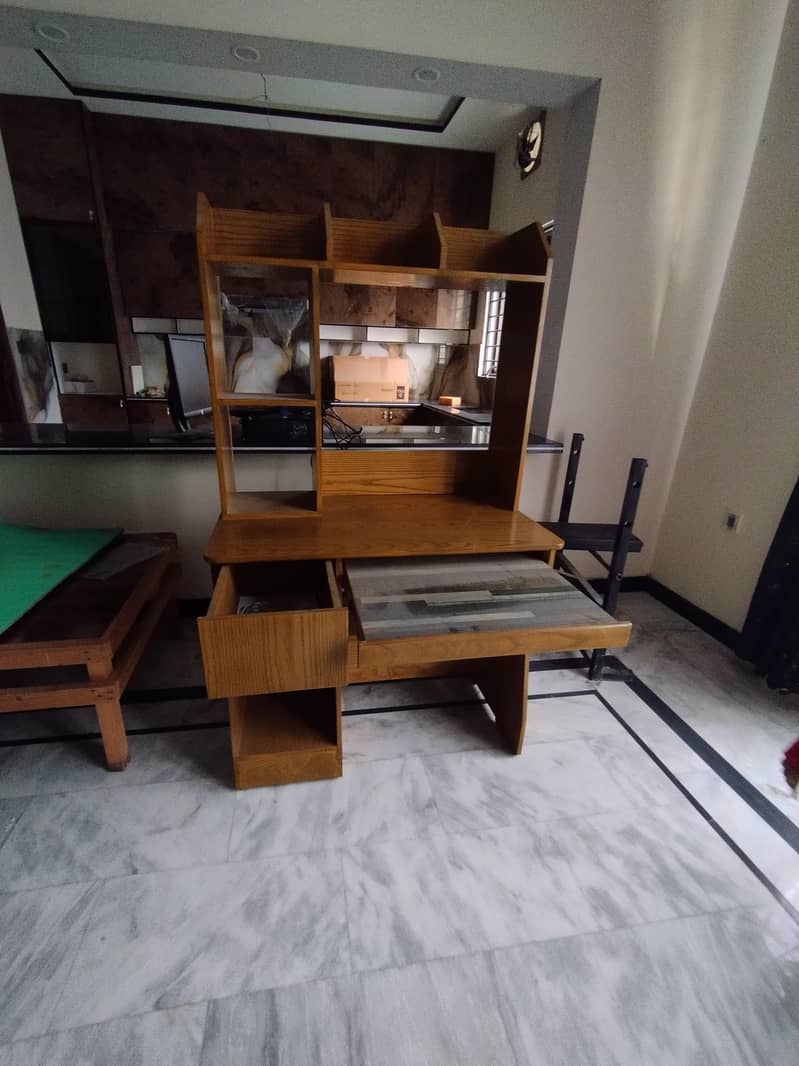 Dell computer with computer table 4