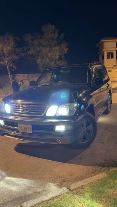 Toyota signis 2004 model