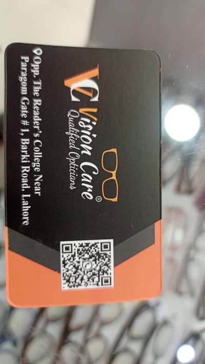 optical shop sales girl