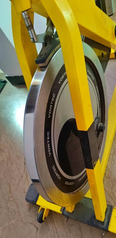 Heavy-Duty Fitness Cycling Machine – Home Used (Excellent Condition)