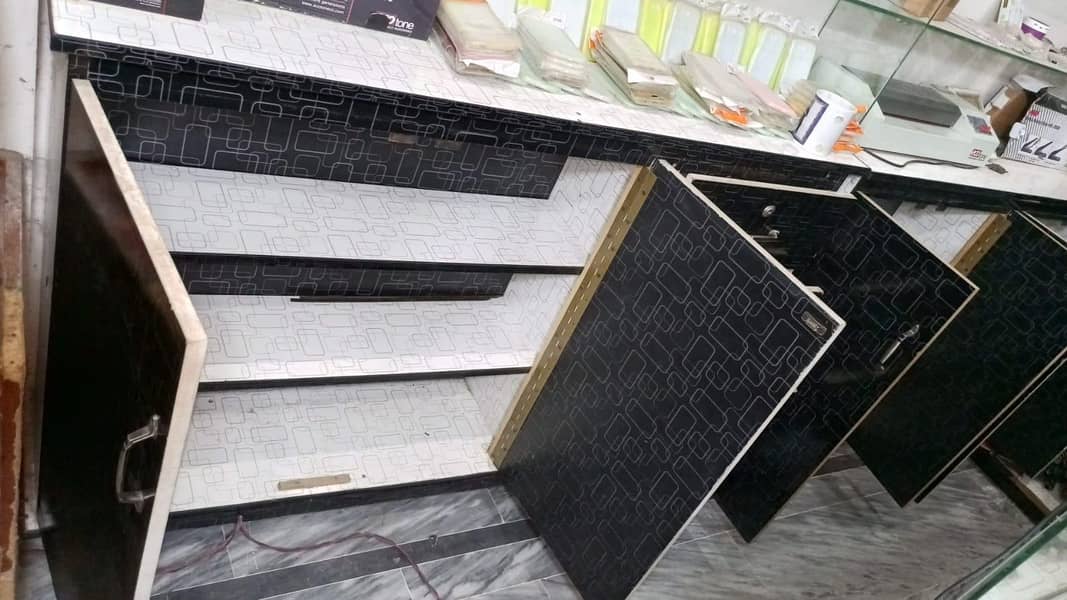 موبائل شاپ کاؤنٹر ز  ریکس اینڈ پرنٹرز 1