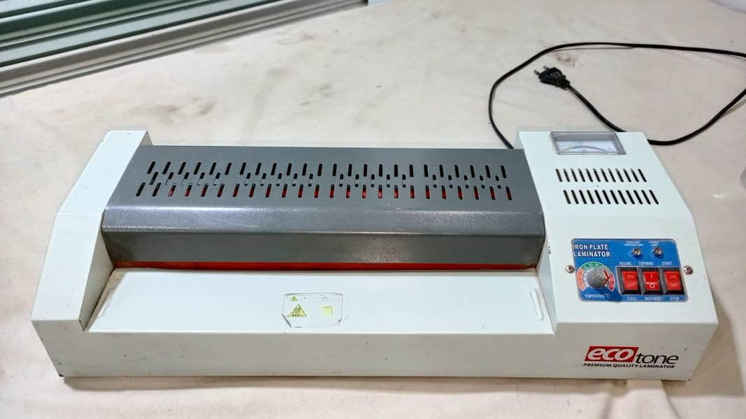 موبائل شاپ کاؤنٹر ز  ریکس اینڈ پرنٹرز 8