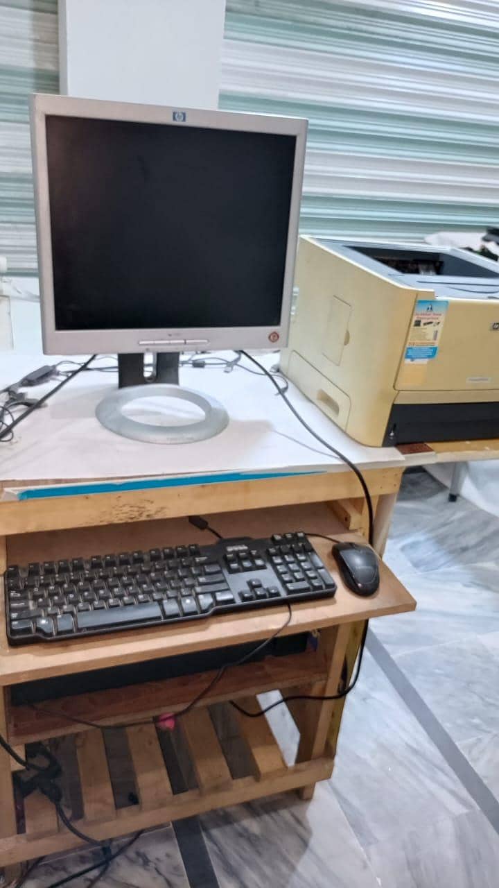 موبائل شاپ کاؤنٹر ز  ریکس اینڈ پرنٹرز 9