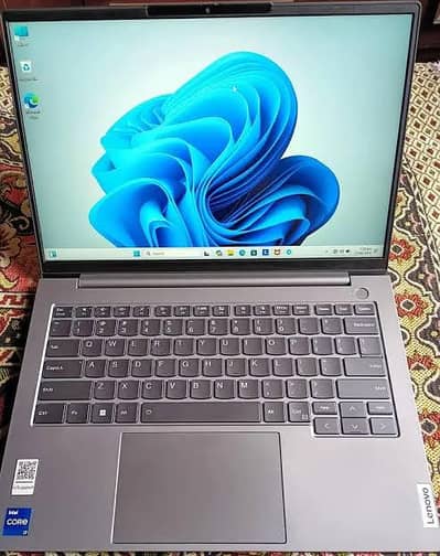 Lenovo Thinkpad i7 13gen Laptop 16GB/512GB SSD with charger