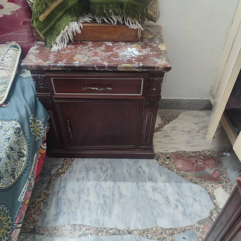 Dressing Table, Side Table, Stool & Rable 1