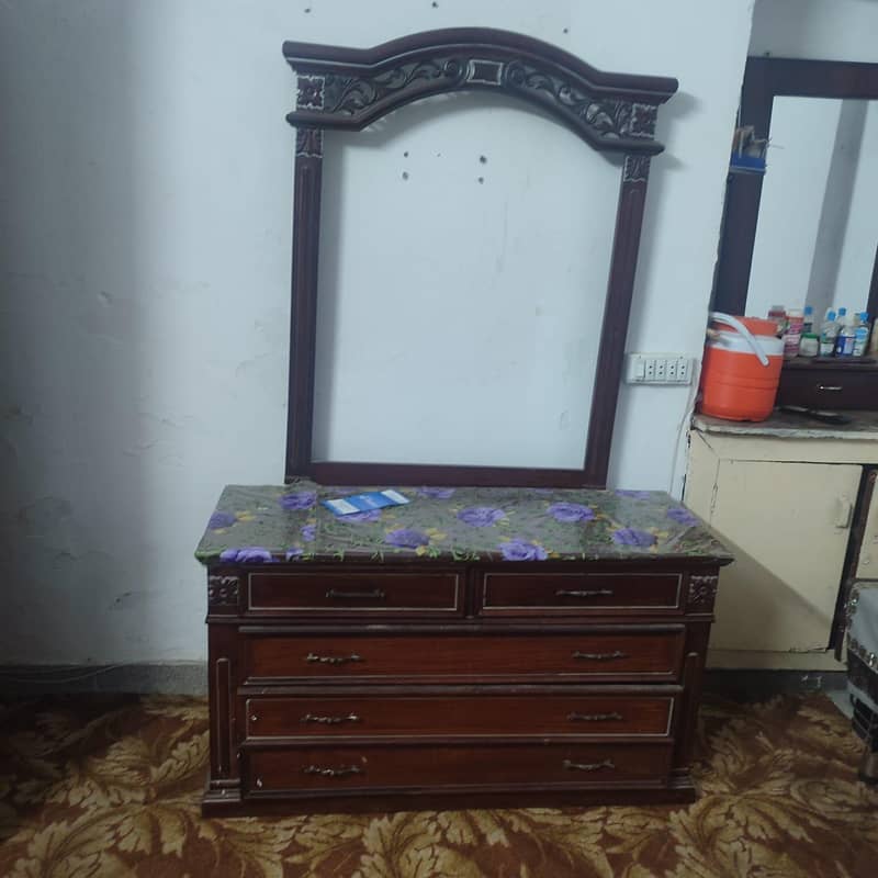 Dressing Table, Side Table, Stool & Rable 2