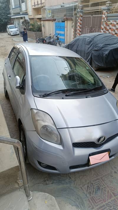 Toyota Vitz 2009-2012 Full Option with Rear A. C