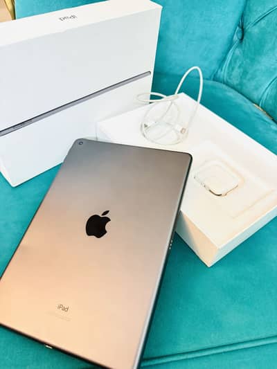 Ipad 7th Gen New Condition with Airpod