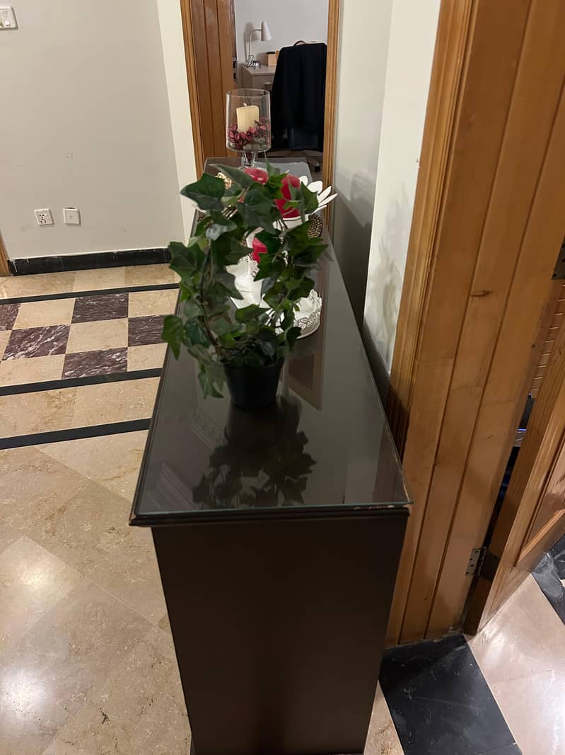 Console rack show case 2
