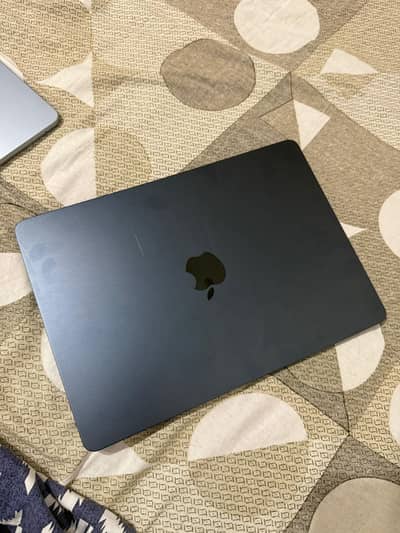 MACBOOK AIR M2 (2022)