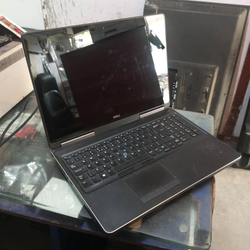 Dell Workstation Xeon E3-1505M 1TB hard Touch Screen 2