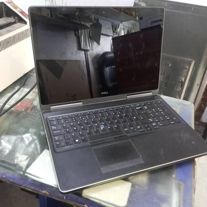 Dell Workstation Xeon E3-1505M 1TB hard Touch Screen 3