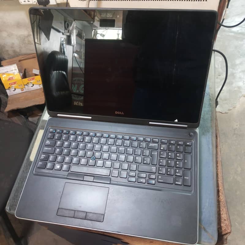 Dell Workstation Xeon E3-1505M 1TB hard Touch Screen 4