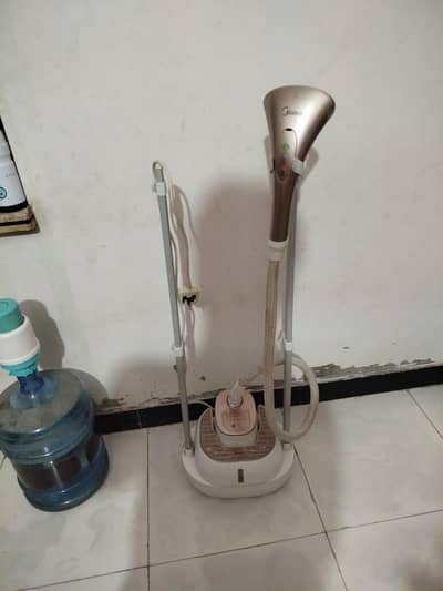 Media powerful garments steamer