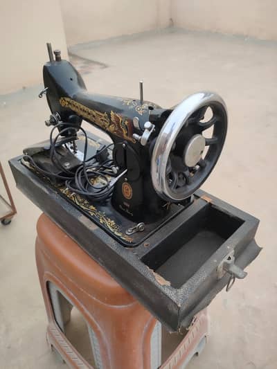 Original Singer made in Japan sewing machine