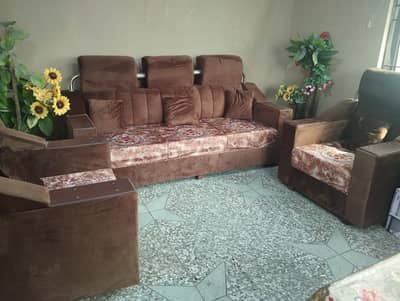 3 months used 5 seater sofa set